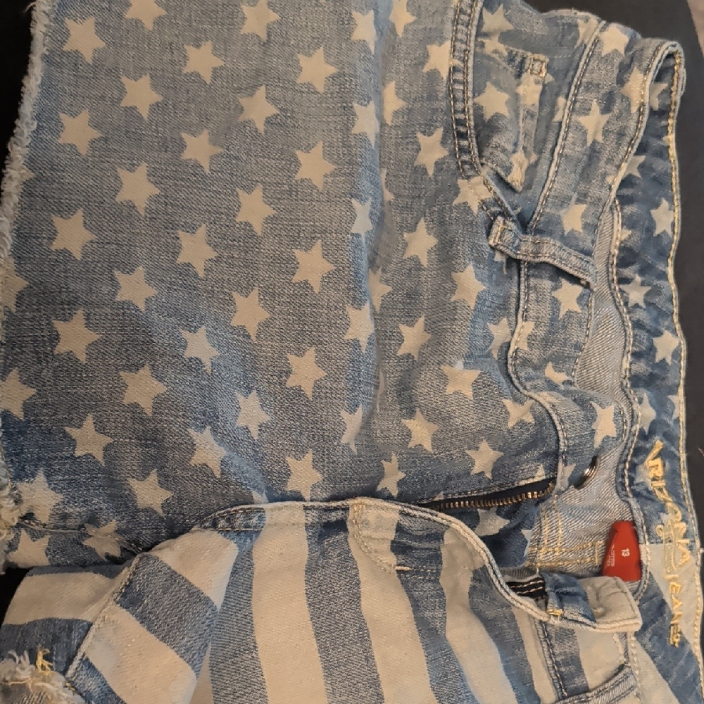 Arizona Jean Company Star-Print Denim Shorts in Light Blue